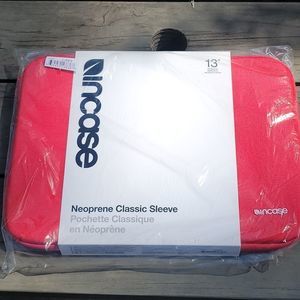 NIB- Incase Laptop Classic sleeve-Red